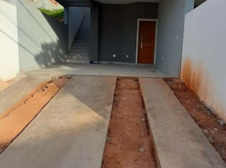 Casa a venda de 140m² com 3 quartos no Condomínio Villa D'este em Cotia - CA0313