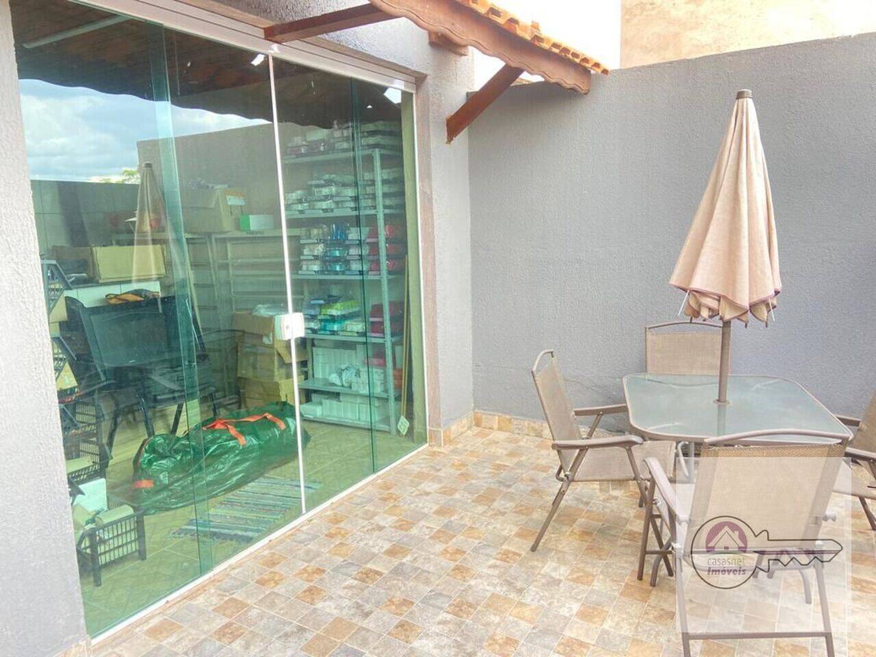 Casa de 176m² com 3 quartos Villa D'este Cotia CA0142