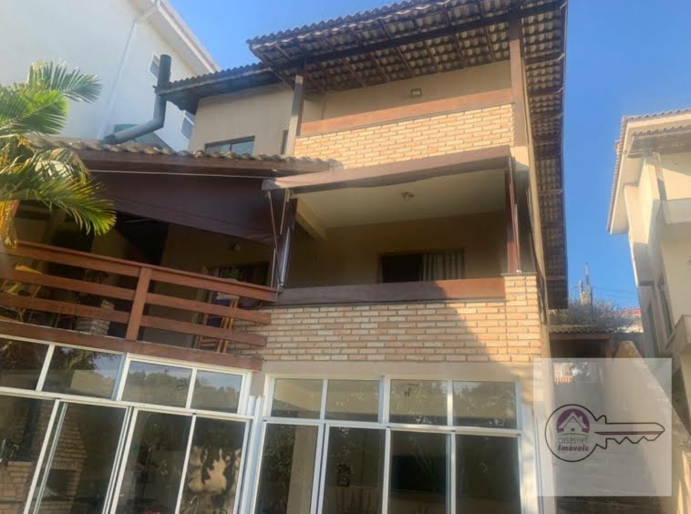 Casa a venda de 240m² com 3 quartos no condomínio Villa D'este em Cotia - CA0406