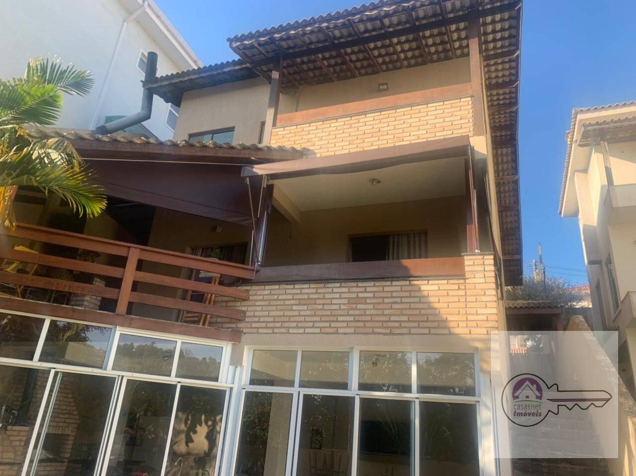 Casa a venda de 240m² com 3 quartos no condomínio Villa D'este em Cotia - CA0406