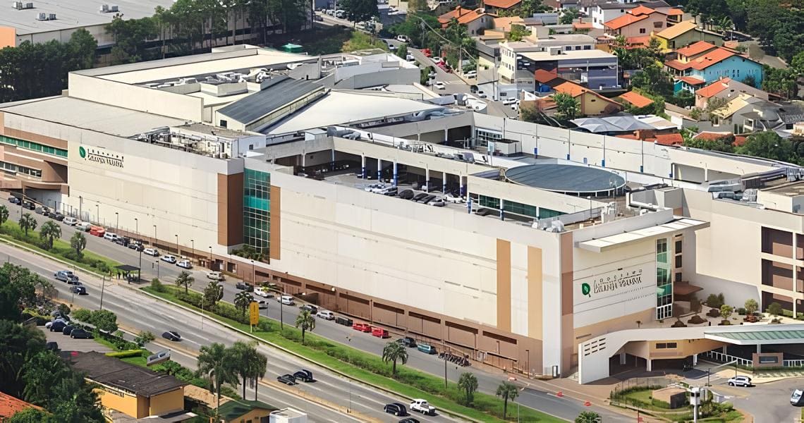 Fachada do Shopping da Granja Viana