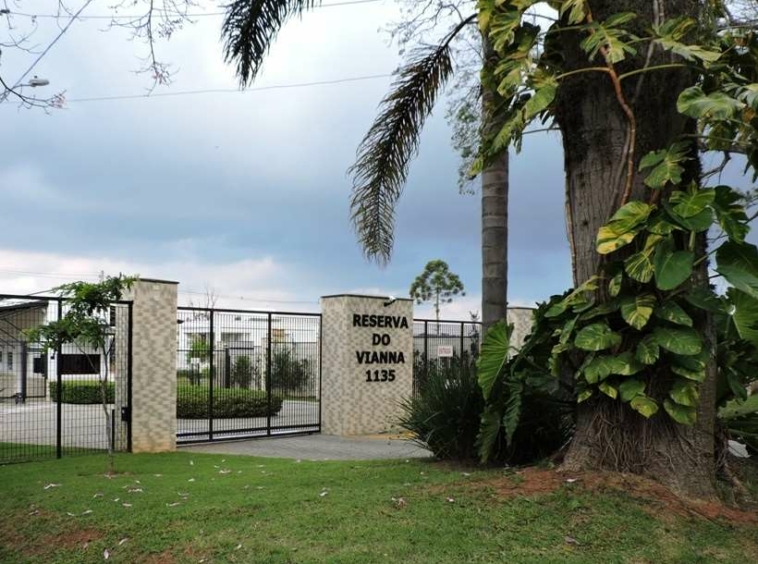 Casa a venda na Granja Vianna com 3 suítes, térrea com piscina no Condomínio reserva do Vianna - cod 864 MPM