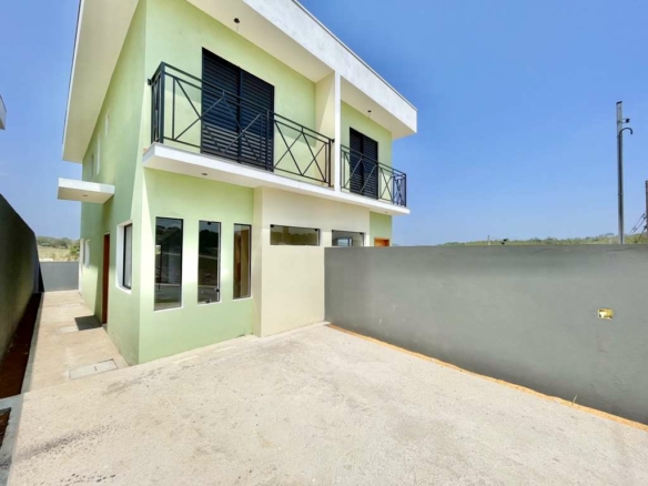 Casas a venda com 3 dormitórios em Caucaia do Alto Cotia SP - Residencial Florada Raízes