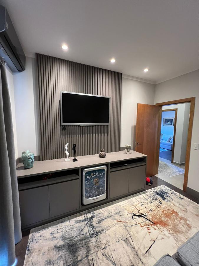 casa-a-venda-com-3-suites-condominio-terras-de-santa-adelia-vargem-grande-paulista-sp (1) Casa a venda com 3 suítes no Condomínio Terras de Santa Adélia em Vargem Grande Paulista - SP