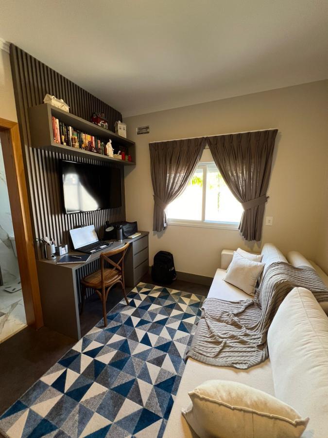 casa-a-venda-com-3-suites-condominio-terras-de-santa-adelia-vargem-grande-paulista-sp (20) Casa a venda com 3 suítes no Condomínio Terras de Santa Adélia em Vargem Grande Paulista - SP