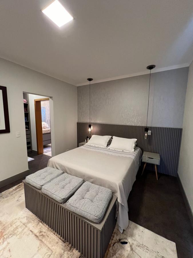 casa-a-venda-com-3-suites-condominio-terras-de-santa-adelia-vargem-grande-paulista-sp (32) Casa a venda com 3 suítes no Condomínio Terras de Santa Adélia em Vargem Grande Paulista - SP