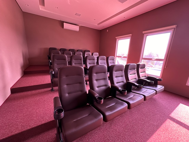 Cinema do Central Park Residence - Terrenos e casas a venda em Vargem Grande Paulista - SP